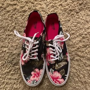 New Hawaiian print shoes
